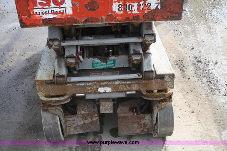 image for item A6818 2006 Skyjack SJIII 3219 scissor lift