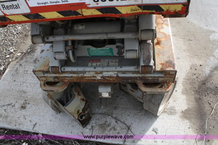 image for item A6819 2007 Skyjack SJIII 3219 scissor lift