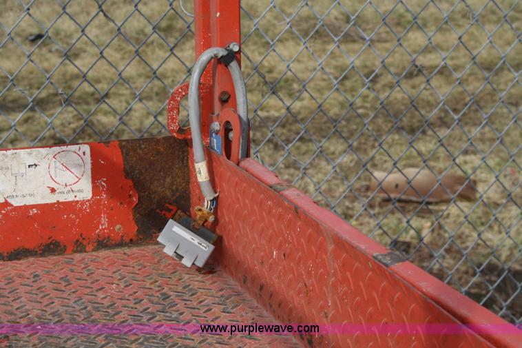 image for item A6819 2007 Skyjack SJIII 3219 scissor lift