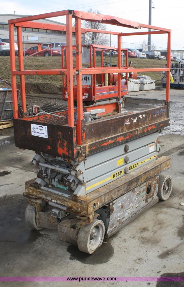 image for item A6820 2005 Skyjack SJIII 3219 scissor lift