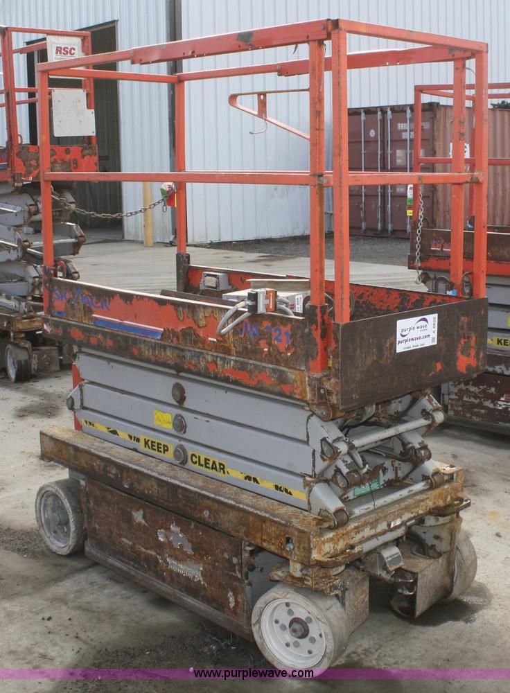 image for item A6820 2005 Skyjack SJIII 3219 scissor lift