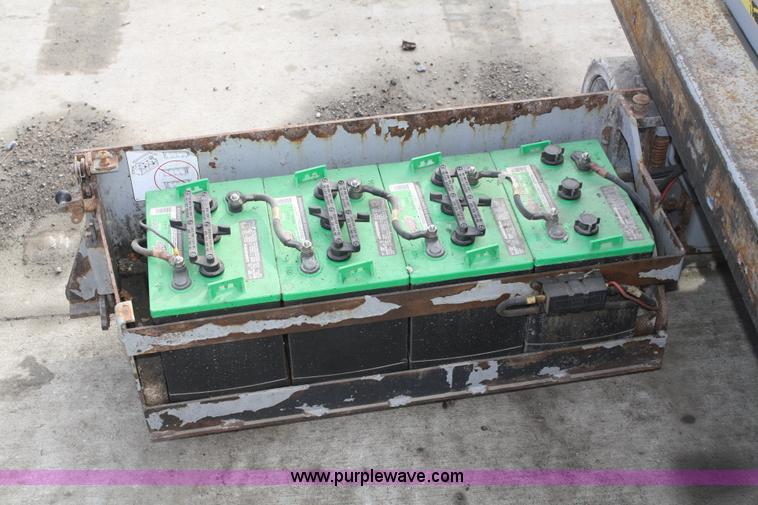 image for item A6820 2005 Skyjack SJIII 3219 scissor lift