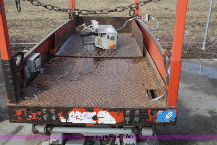 image for item A6820 2005 Skyjack SJIII 3219 scissor lift