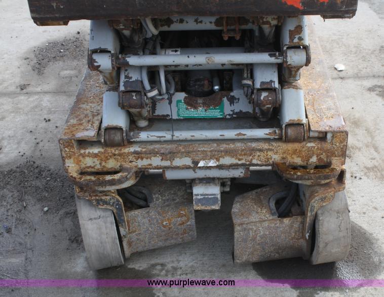 image for item A6820 2005 Skyjack SJIII 3219 scissor lift