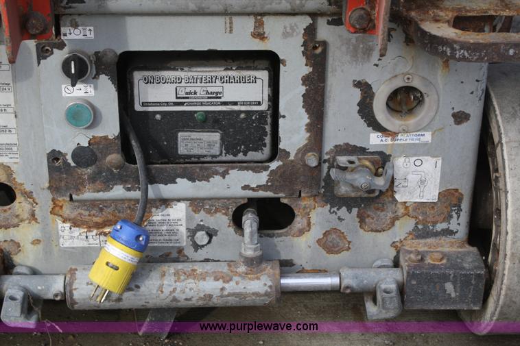 image for item A6820 2005 Skyjack SJIII 3219 scissor lift