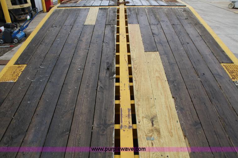 image for item A6822 1999 Ledwell adjustable loading ramp