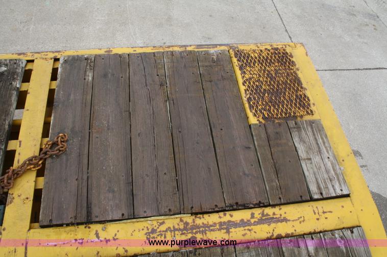 image for item A6822 1999 Ledwell adjustable loading ramp