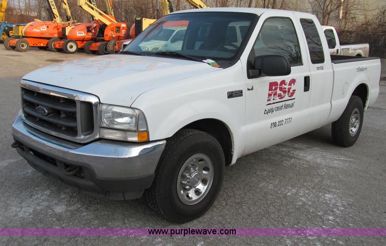 image for item A8209 2004 Ford F250 XLT SuperCab pickup truck
