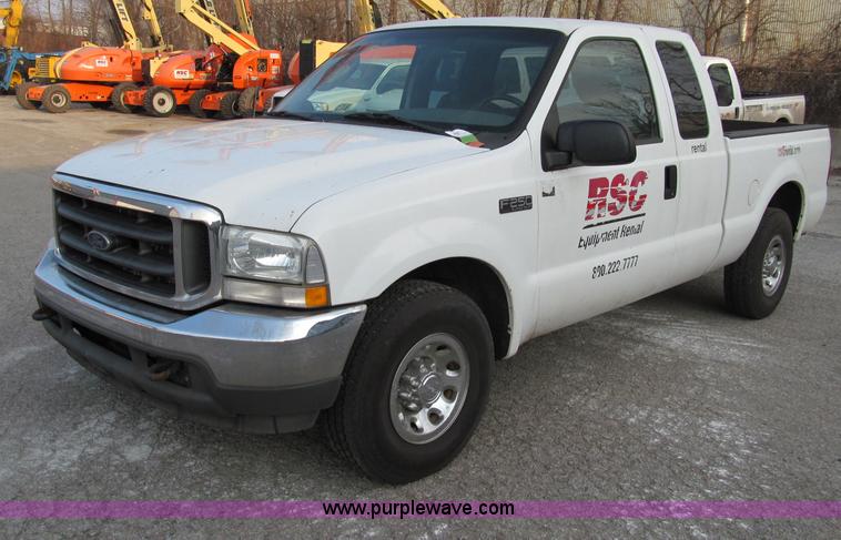 image for item A8209 2004 Ford F250 XLT SuperCab pickup truck