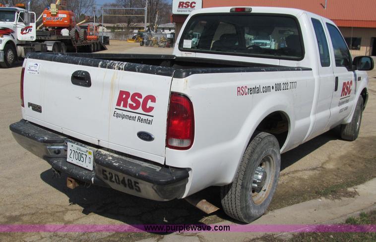 image for item A8210 2004 Ford F250 XLT SuperCab pickup truck