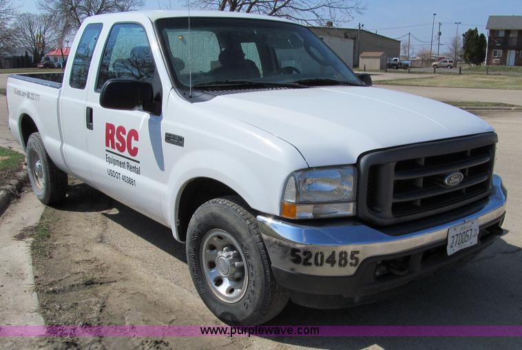 image for item A8210 2004 Ford F250 XLT SuperCab pickup truck