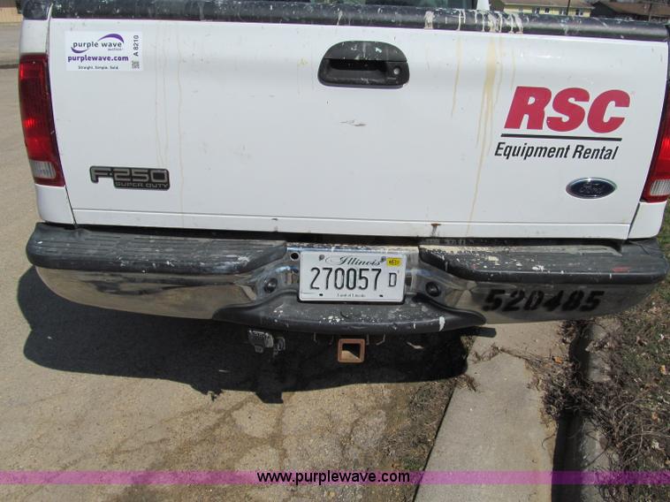 image for item A8210 2004 Ford F250 XLT SuperCab pickup truck