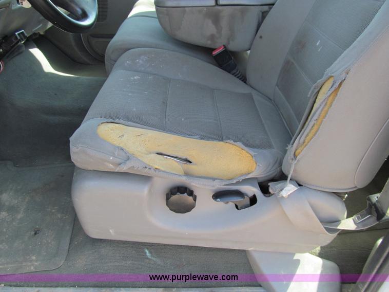 image for item A8210 2004 Ford F250 XLT SuperCab pickup truck