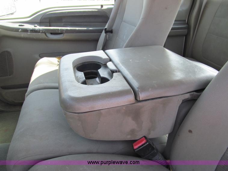 image for item A8210 2004 Ford F250 XLT SuperCab pickup truck