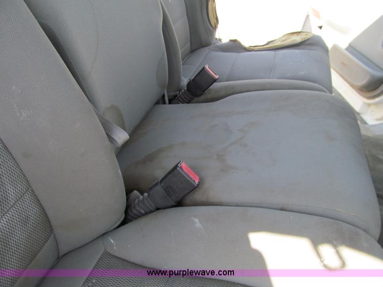 image for item A8210 2004 Ford F250 XLT SuperCab pickup truck