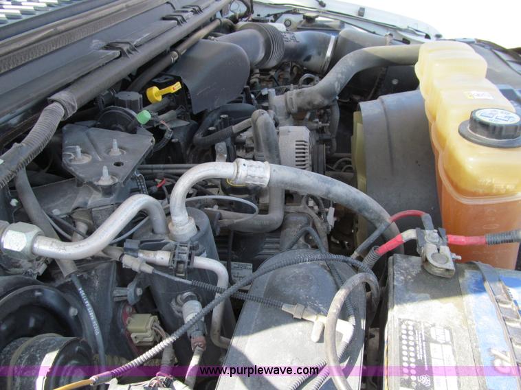 image for item A8210 2004 Ford F250 XLT SuperCab pickup truck