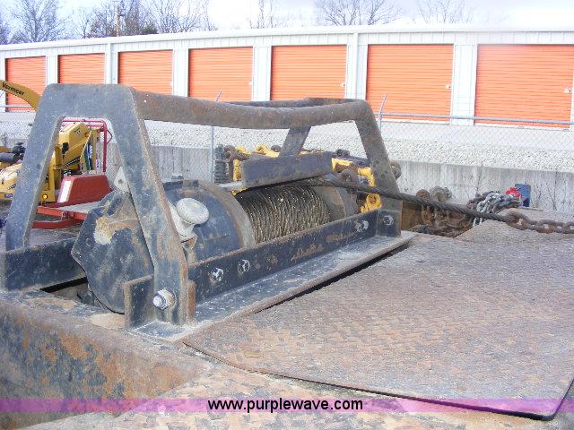 image for item B1059 2006 Ledwell hydratail 53' triple axle trailer