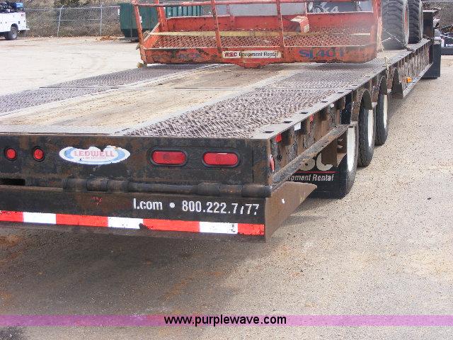 image for item B1059 2006 Ledwell hydratail 53' triple axle trailer