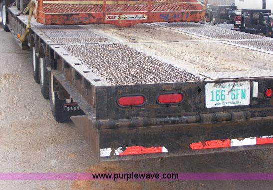 image for item B1059 2006 Ledwell hydratail 53' triple axle trailer