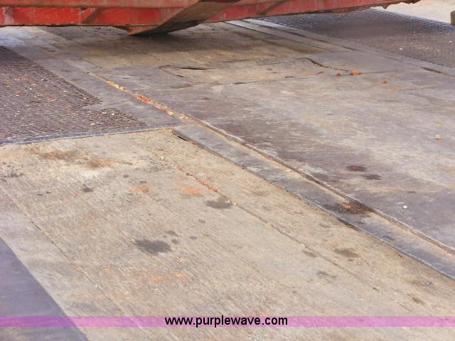 image for item B1059 2006 Ledwell hydratail 53' triple axle trailer