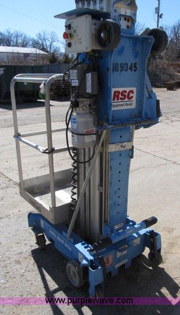 image for item B2655 2007 Genie AWP-25S personnel lift