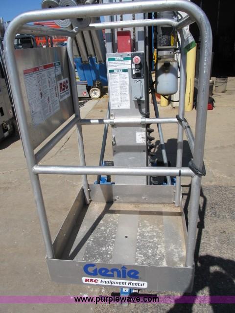 image for item B2655 2007 Genie AWP-25S personnel lift
