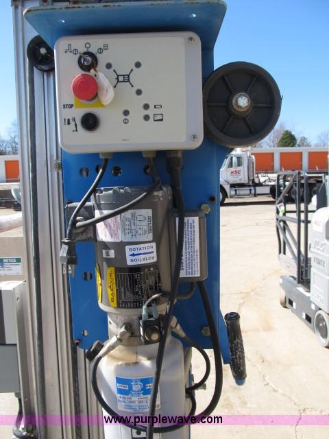 image for item B2655 2007 Genie AWP-25S personnel lift