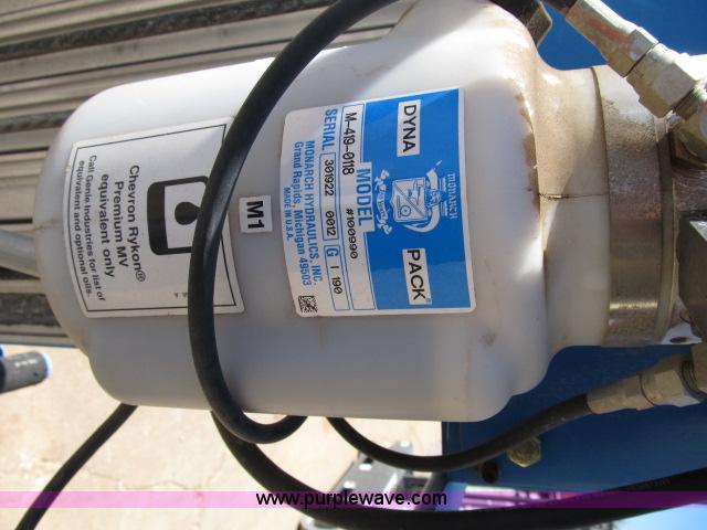 image for item B2655 2007 Genie AWP-25S personnel lift