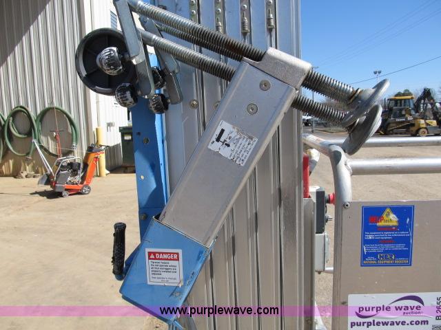 image for item B2655 2007 Genie AWP-25S personnel lift