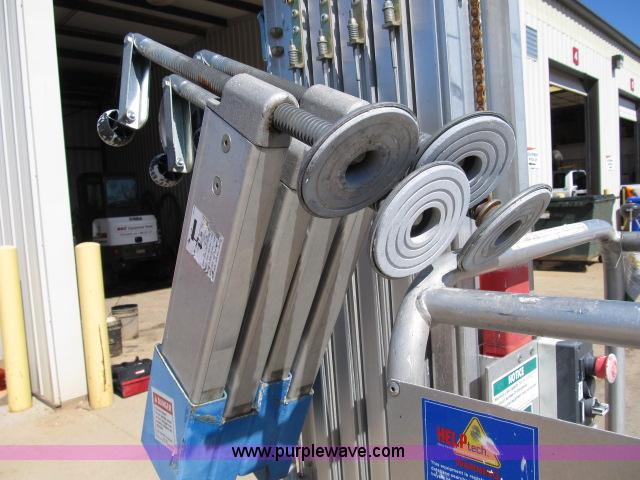 image for item B2655 2007 Genie AWP-25S personnel lift