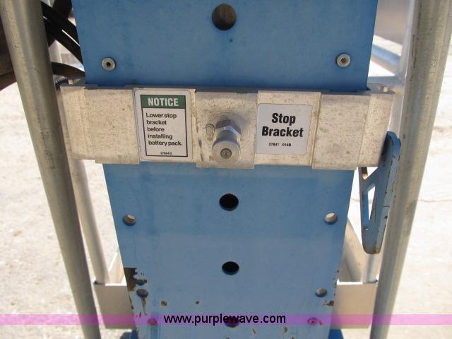 image for item B2655 2007 Genie AWP-25S personnel lift
