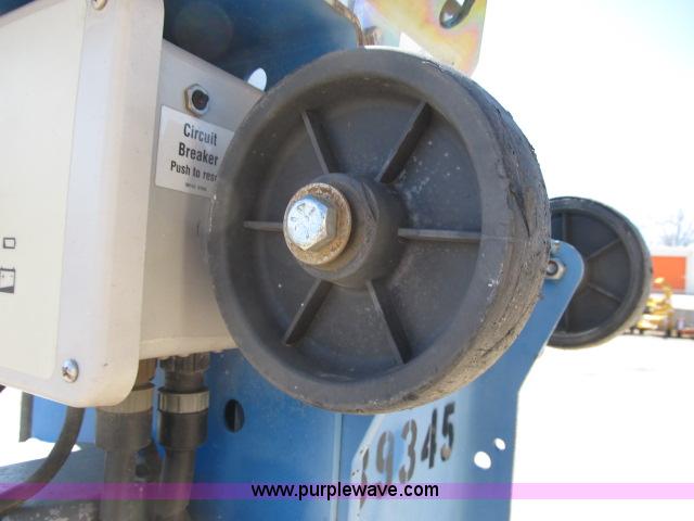 image for item B2655 2007 Genie AWP-25S personnel lift