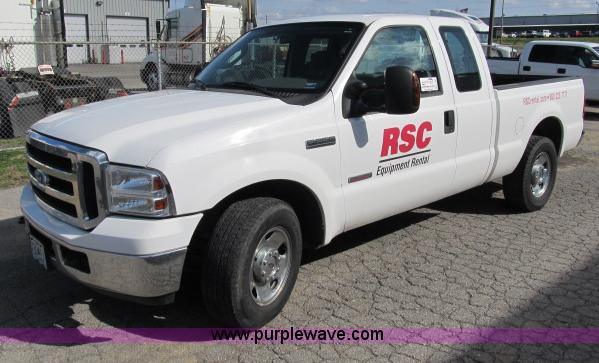 image for item B2660 2006 Ford F250 XLT Super Duty pickup truck