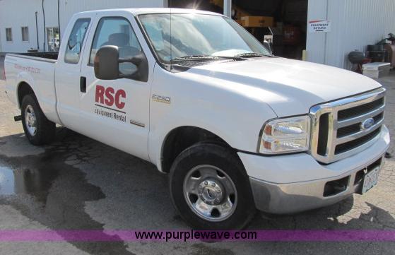 image for item B2660 2006 Ford F250 XLT Super Duty pickup truck