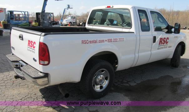 image for item B2660 2006 Ford F250 XLT Super Duty pickup truck