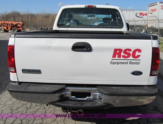 image for item B2660 2006 Ford F250 XLT Super Duty pickup truck