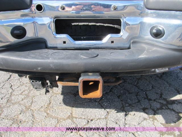 image for item B2660 2006 Ford F250 XLT Super Duty pickup truck