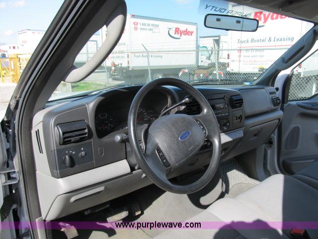 image for item B2660 2006 Ford F250 XLT Super Duty pickup truck