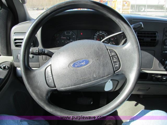 image for item B2660 2006 Ford F250 XLT Super Duty pickup truck