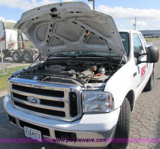 image for item B2660 2006 Ford F250 XLT Super Duty pickup truck