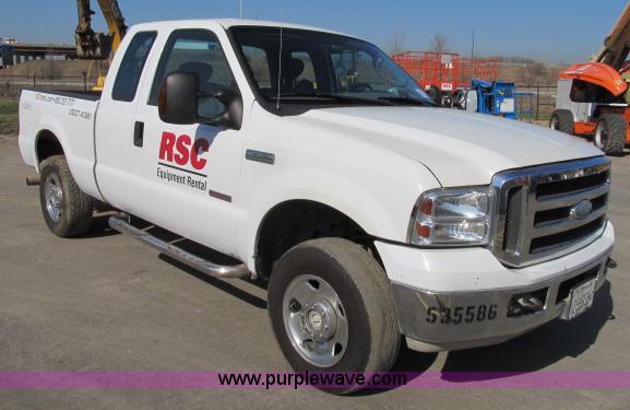image for item B2661 2005 Ford F250 XLT Super Duty SuperCab pickup truck