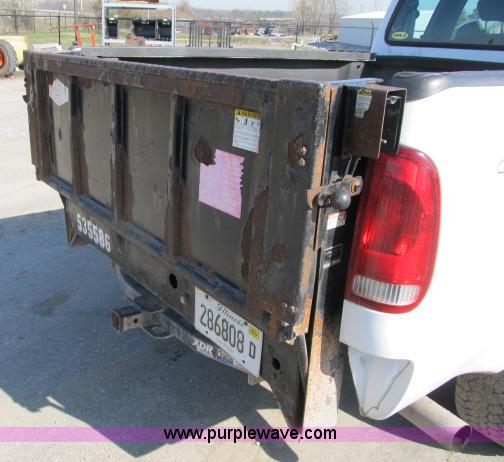 image for item B2661 2005 Ford F250 XLT Super Duty SuperCab pickup truck