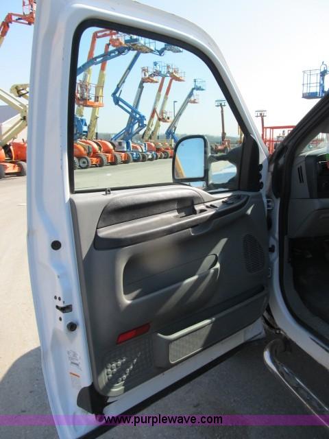 image for item B2661 2005 Ford F250 XLT Super Duty SuperCab pickup truck