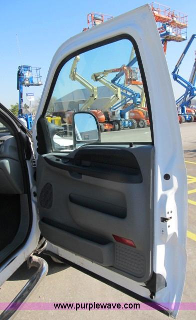 image for item B2661 2005 Ford F250 XLT Super Duty SuperCab pickup truck