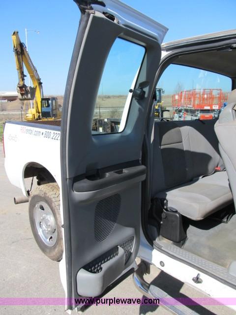 image for item B2661 2005 Ford F250 XLT Super Duty SuperCab pickup truck