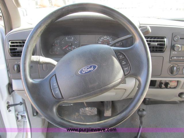 image for item B2661 2005 Ford F250 XLT Super Duty SuperCab pickup truck
