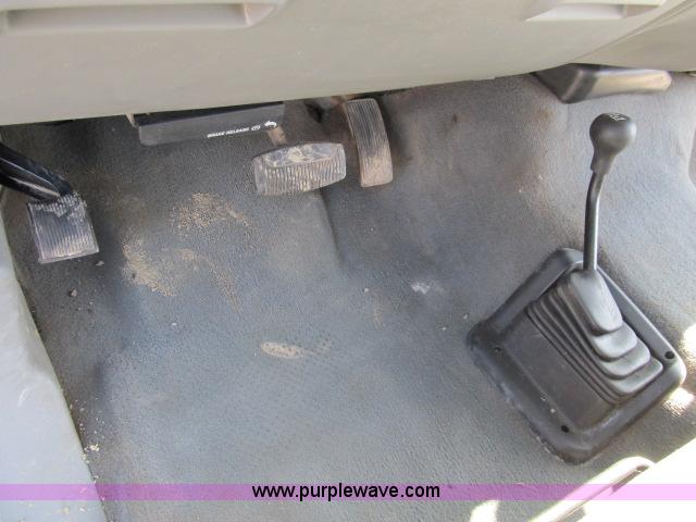 image for item B2661 2005 Ford F250 XLT Super Duty SuperCab pickup truck