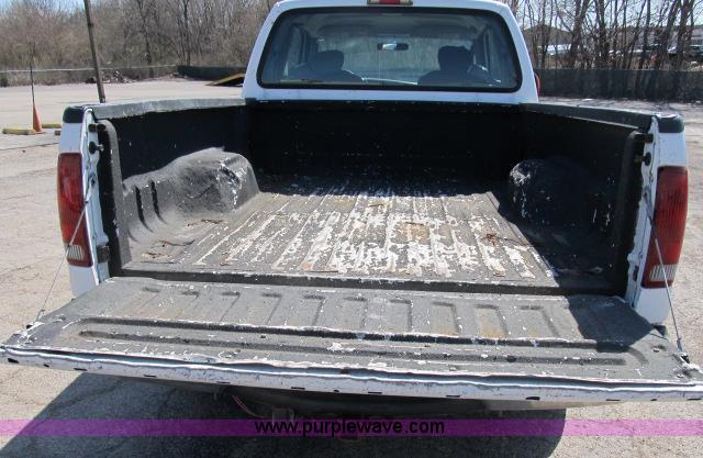 image for item B2662 2006 Ford F250 XLT Super Duty SuperCab pickup truck