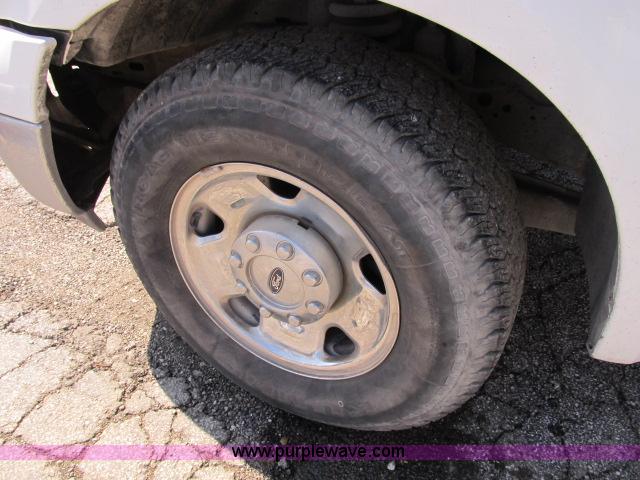 image for item B2662 2006 Ford F250 XLT Super Duty SuperCab pickup truck