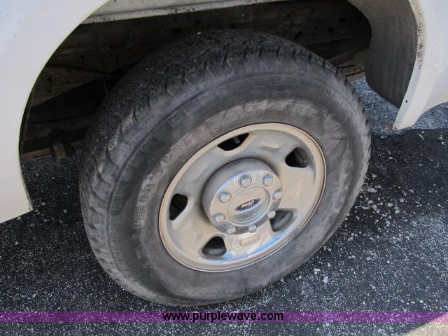 image for item B2662 2006 Ford F250 XLT Super Duty SuperCab pickup truck
